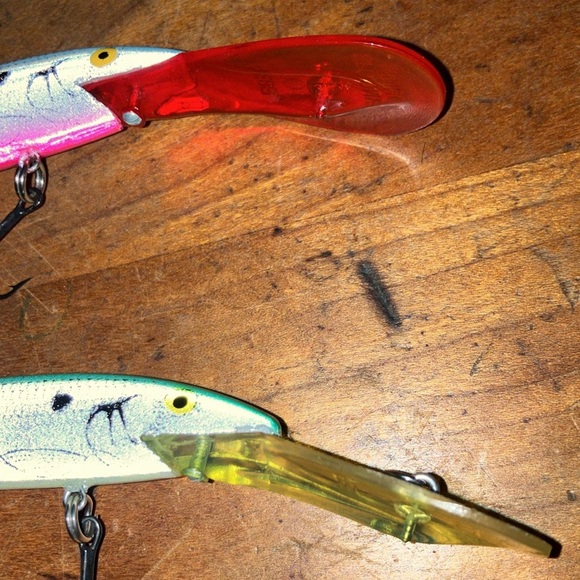Set of two Angelo Vista suspending  Fishing lure /  Hooks - Picture 9 of 9